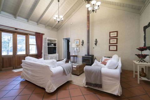 Thistle Hill Guesthouse - Walk To Many Wineries And Restaurants - Hobart Tourism 31