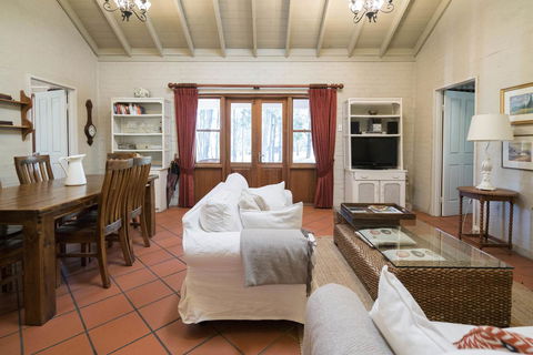 Thistle Hill Guesthouse - Walk To Many Wineries And Restaurants - Hobart Tourism 33