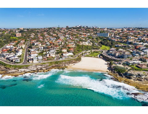 Oceanside Elegance At Superb Home Steps From Sand - Tourism TAS 23
