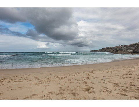 Oceanside Elegance At Superb Home Steps From Sand - Tourism TAS 22