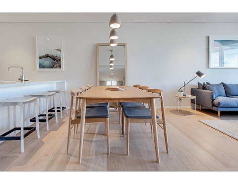 Oceanside Elegance At Superb Home Steps From Sand - Tourism TAS 6