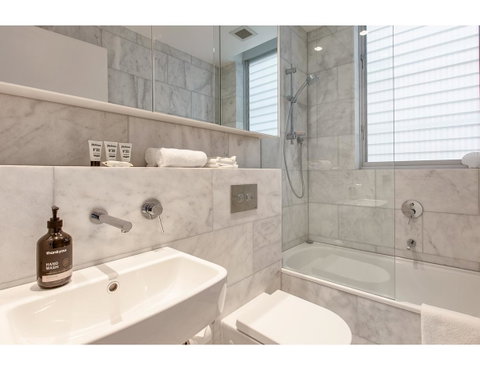 Oceanside Elegance At Superb Home Steps From Sand - Tourism TAS 3