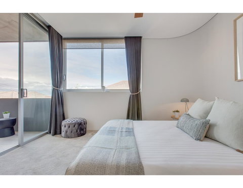 Oceanside Elegance At Superb Home Steps From Sand - Tourism TAS 10