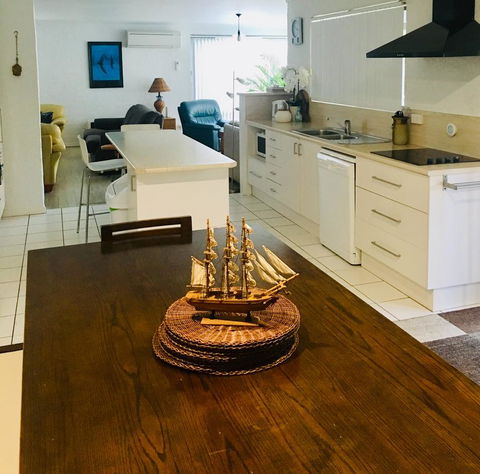 Yigala House - Tourism TAS 11