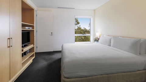 Oaks Cypress Lakes Resort - Hobart Tourism 12