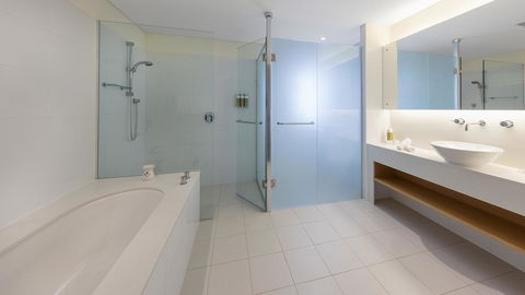 Oaks Cypress Lakes Resort - Hobart Tourism 7