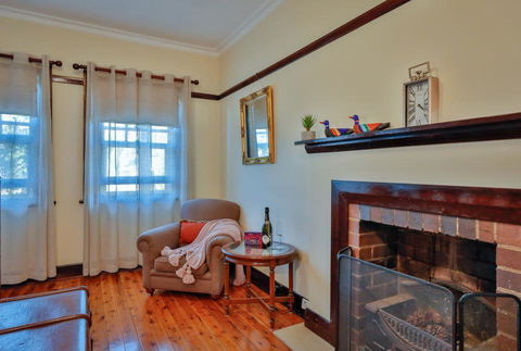 Jenkins Street Guesthouse - Tourism TAS 12
