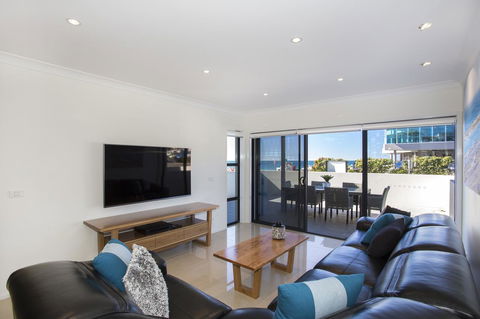 Beachfront 2 - Tourism TAS 3