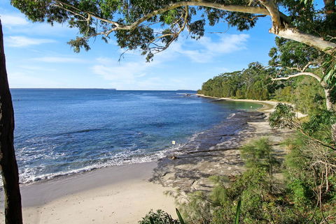 Huskisson Holiday Motel Cabins - Hobart Tourism 7