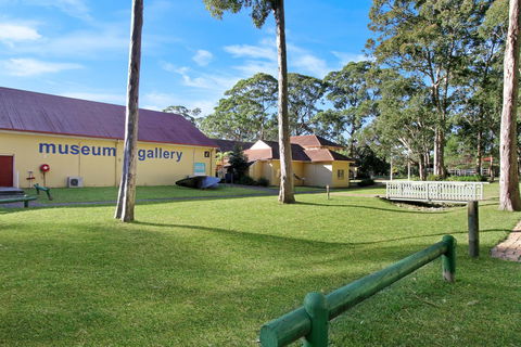 Huskisson Holiday Motel Cabins - Hobart Tourism 9