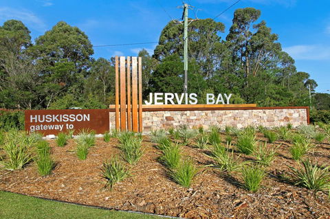 Huskisson Holiday Motel Cabins - Hobart Tourism 23
