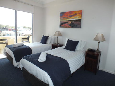 Pacific Marina Apartments - Tourism TAS 42