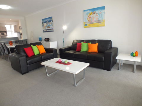 Pacific Marina Apartments - Tourism TAS 4