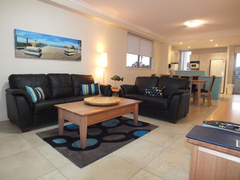 Pacific Marina Apartments - Tourism TAS 1