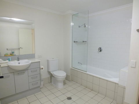 Pacific Marina Apartments - Tourism TAS 5