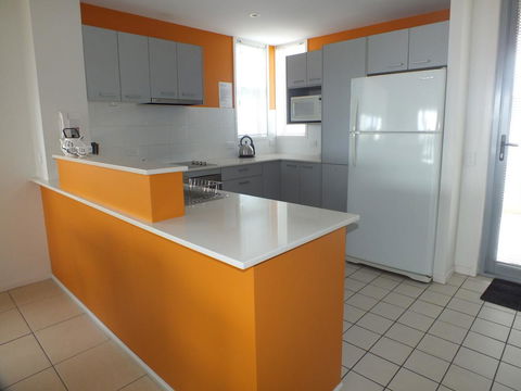 Pacific Marina Apartments - Tourism TAS 19