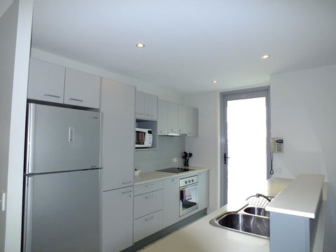 Pacific Marina Apartments - Tourism TAS 11