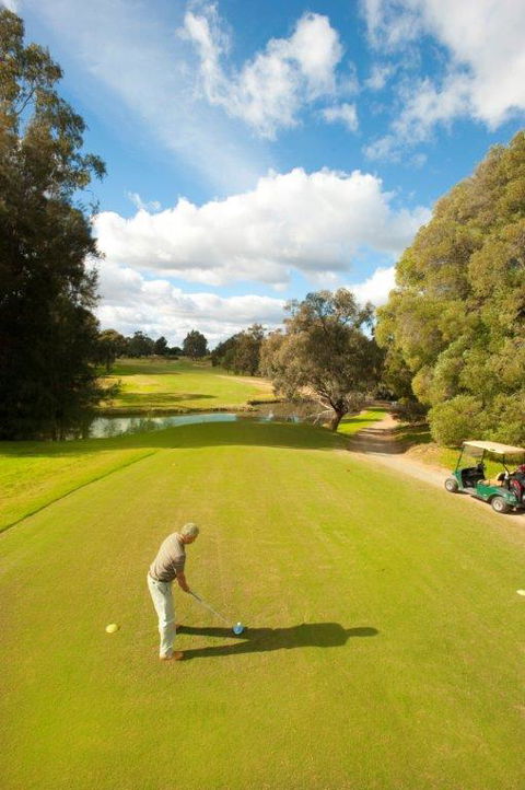Comfort Suites Clubarham Golf Resort - Tourism TAS 1