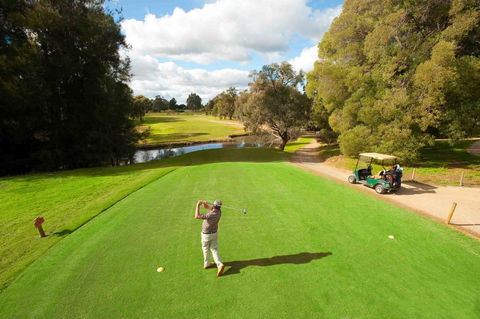 Comfort Suites Clubarham Golf Resort - Tourism TAS 10