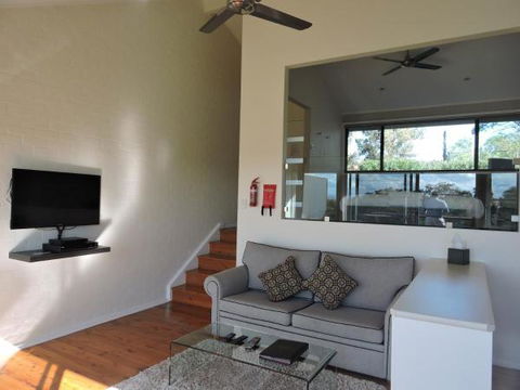 Wine Country Villas - Hobart Tourism 18