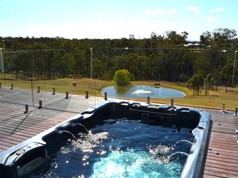 Wine Country Villas - Hobart Tourism 9