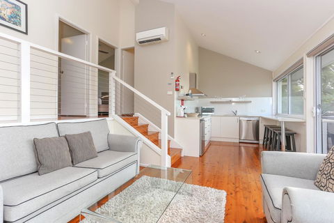 Wine Country Villas - Hobart Tourism 12