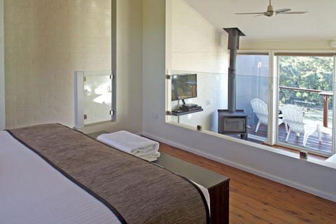 Wine Country Villas - Hobart Tourism 23