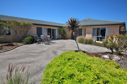 Neptune I Absolute Beachfront I Stunning Views - Hobart Tourism 30