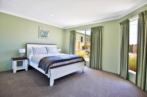 Neptune I Absolute Beachfront I Stunning Views - Hobart Tourism 15
