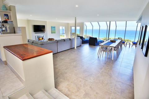 Neptune I Absolute Beachfront I Stunning Views - Hobart Tourism 2