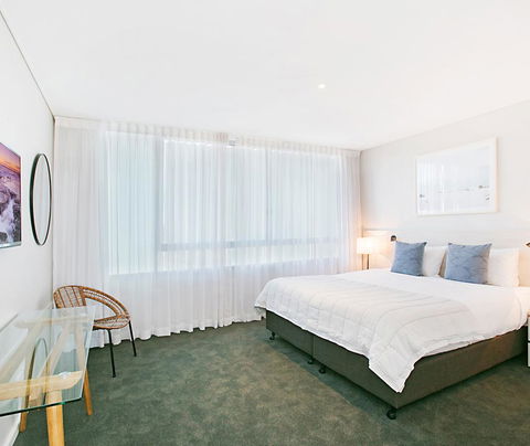 Oaks Nelson Bay Lure Suites - Hobart Tourism 2