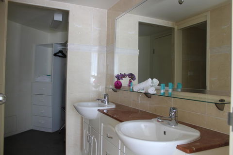 The Boathouse Resort Luxury Apartments - Hobart Tourism 7
