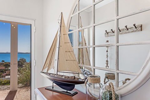 Phuza Maningi 17 Myan Close - Hobart Tourism 11