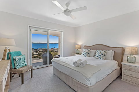 Phuza Maningi 17 Myan Close - Hobart Tourism 12