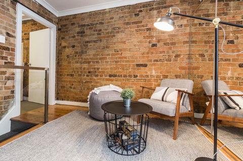Chippendale Â· Quaint 1880â€™s Sydney Chippendale Terrace House - Tourism TAS 3