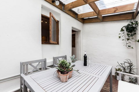Chippendale Â· Quaint 1880â€™s Sydney Chippendale Terrace House - Tourism TAS 7