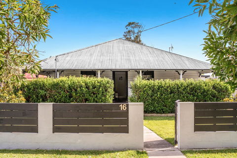 Club Byron Accommodation - Hobart Tourism 9