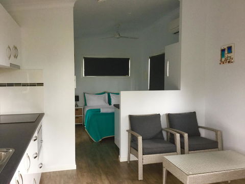 Club Byron Accommodation - Hobart Tourism 3