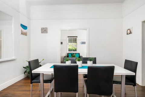 Club Byron Accommodation - Hobart Tourism 18