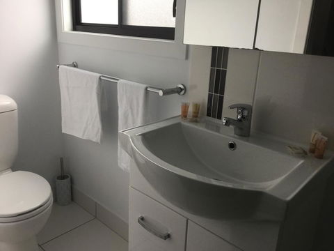 Club Byron Accommodation - Hobart Tourism 6