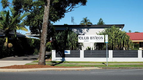 Club Byron Accommodation - Hobart Tourism 0