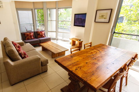 Byron Bay Hotel And Apartments - Hobart Tourism 11