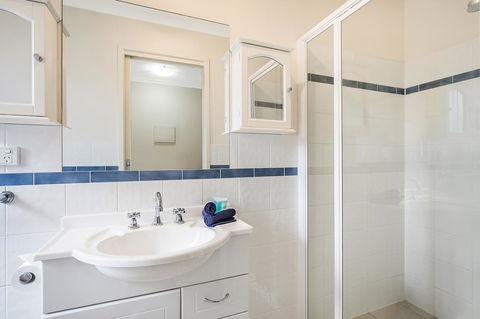 Sails Luxury Apartments Merimbula - Hobart Tourism 24