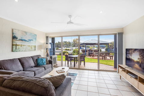 Sails Luxury Apartments Merimbula - Hobart Tourism 36