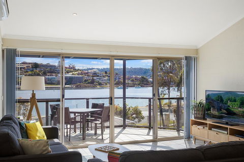 Sails Luxury Apartments Merimbula - Hobart Tourism 3