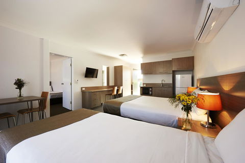Adelong Motel - Tourism TAS 3