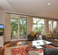 Villa Chianti located within Cypress Lakes - Hobart Tourism