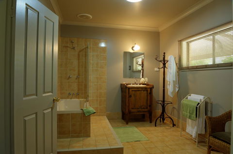 Ironstone Estate Lovedale - Tourism TAS 32