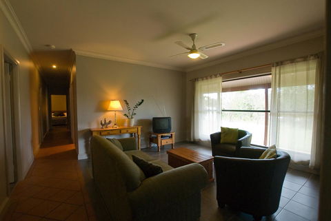 Ironstone Estate Lovedale - Tourism TAS 34