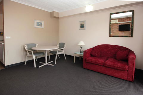 Sapphire Waters Motor Inn - Hobart Tourism 13
